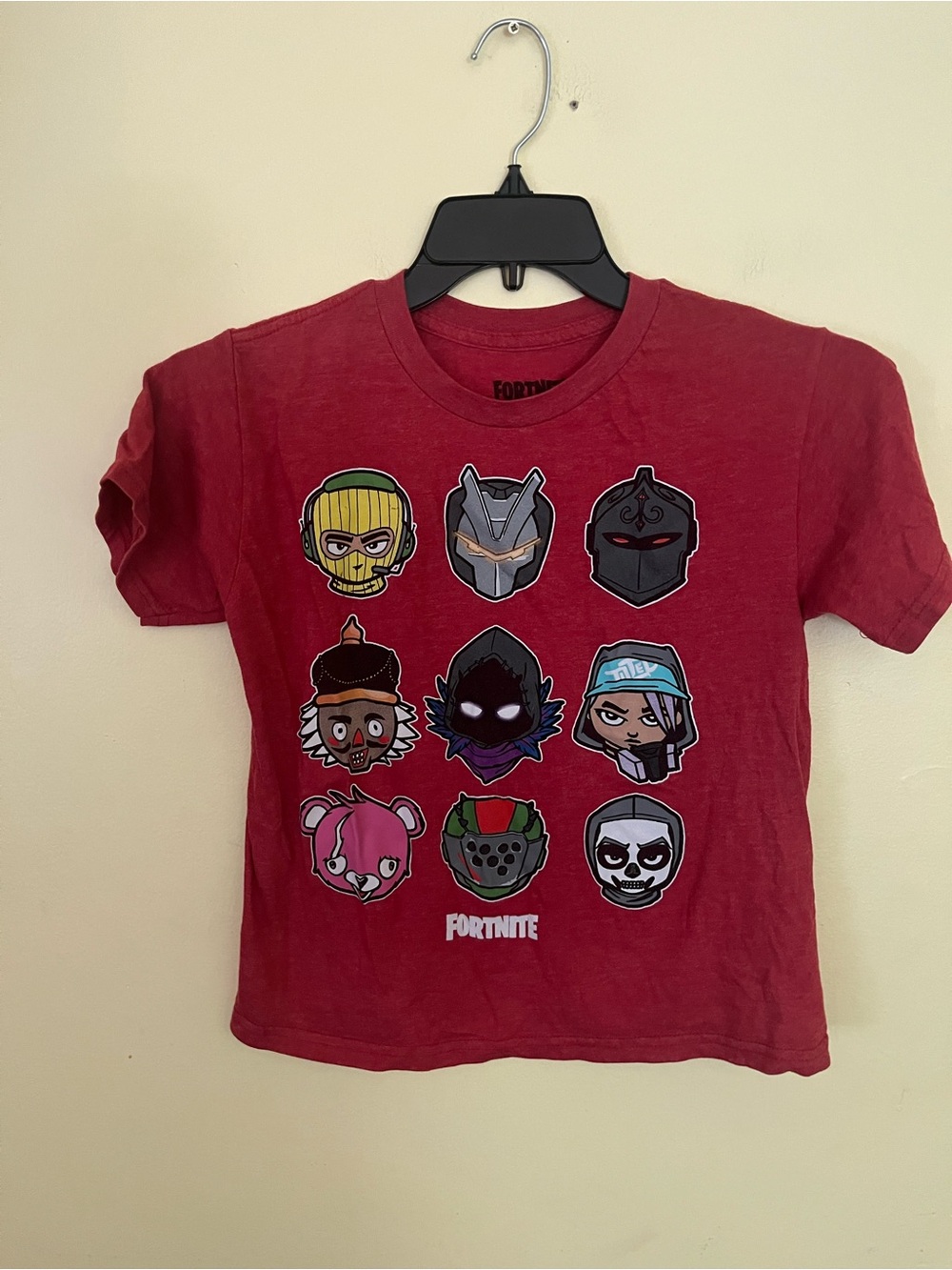Fortnite Kids' Short Sleeve Tee in Red with Character Icons Size 8 = to boys med